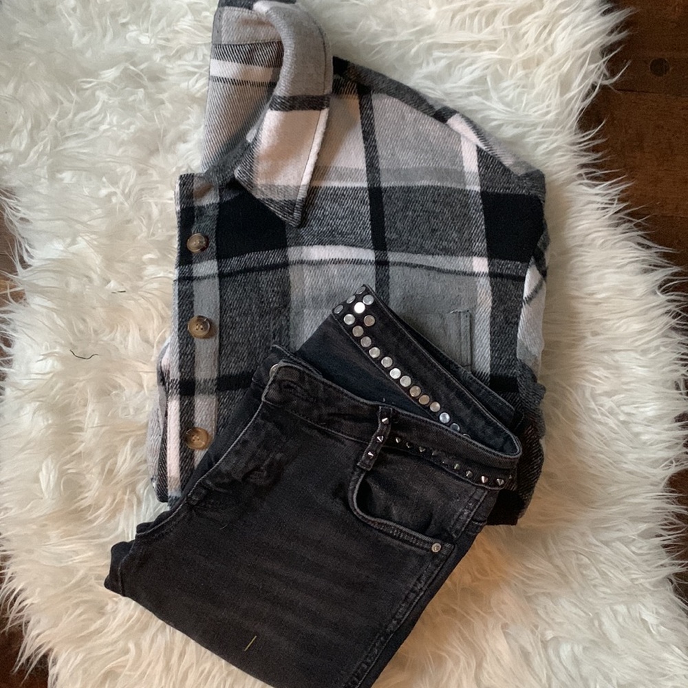 Zara trafaluc black studded & frayed distressed denim, chewed hems, black denim - Picture 16 of 16